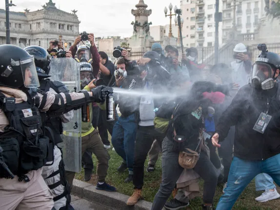 Desde-que-Javier-Milei-asumio-la-presidencia-se-ha-intensificado-un-ataque-sistematico-contra