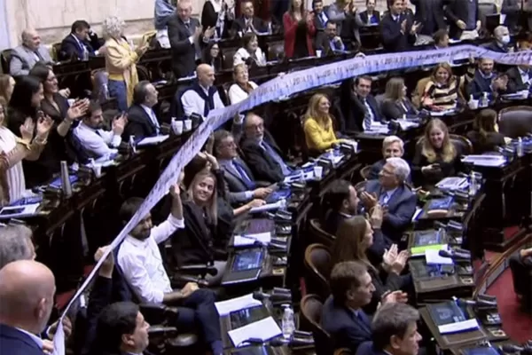 600x400_oposicion-le-dio-media-sancion-boleta-nica-papel-ahora-debate-se-instala-senado-947122-230440