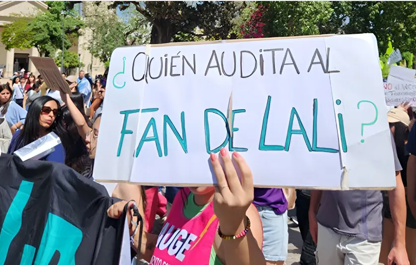 Captura de pantalla_3-10-2024_124218_www.pixelcut.ai