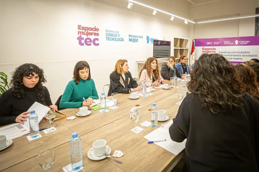 reunion-mujeres-1