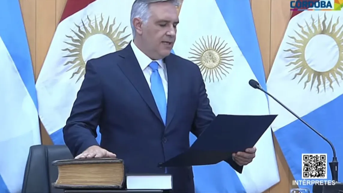 EN VIVO l ASUME MARTÍN LLARYORA COMO GOBERNADOR DE CÓRDOBA (3)