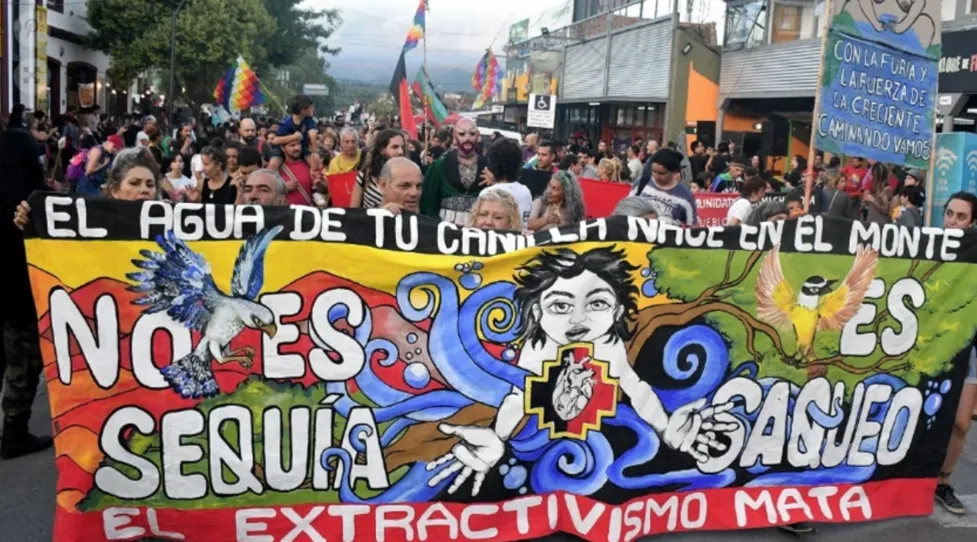 En-Cosquin-marcharon-por-el-Agua-la-Tierra-y-la-Vida-Cba24n-01-14-2026_01_33_PM