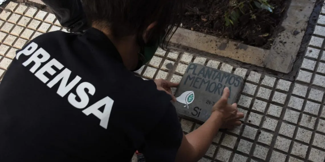 PlantamosMemoriaMarzo21_MarcosSierra_PrensaSiPreBA_14-1140x570