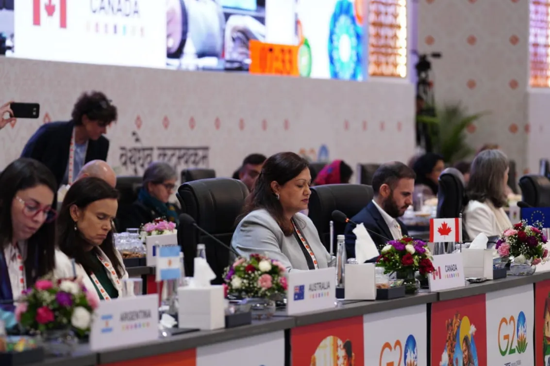 f2257223-440e-424f-9ab5-6d99d0757950