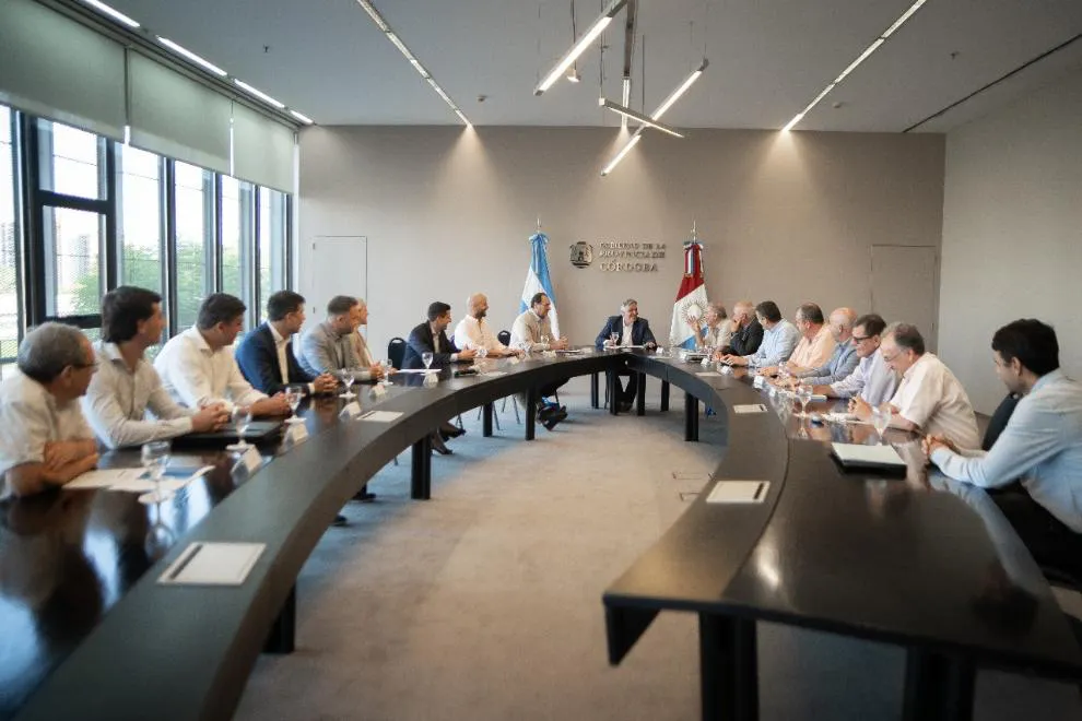 Gobernador-con-productores-4