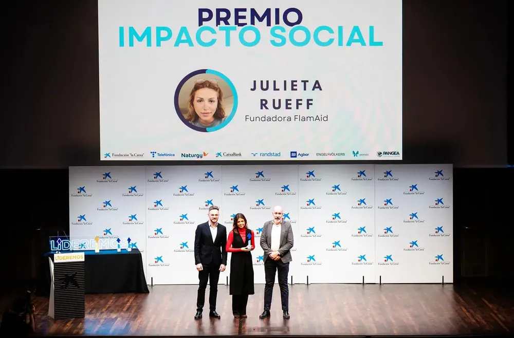 3570689587316977477_3277867301