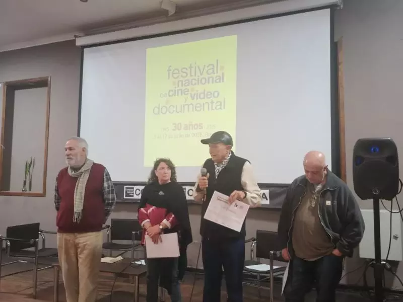documental_refugiadas_primer_presmio_en_del_festival_de_nacional_de_cine_y_video_documental_de_rosario