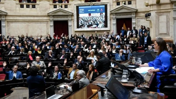 diputados-moreau-sesion-golender-01-09-22_1_crop1662222505907.jpg_1833193316