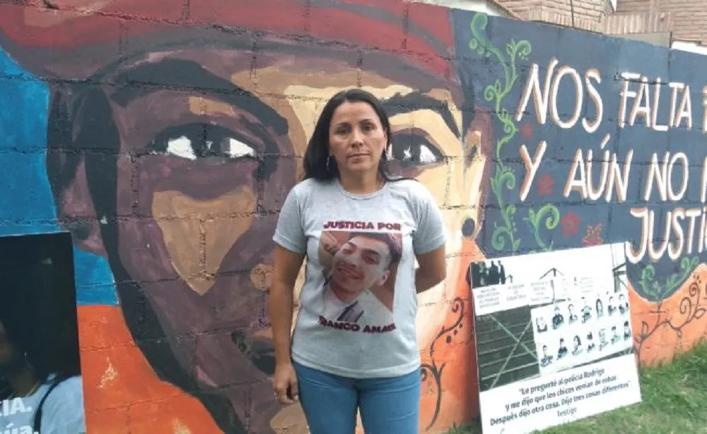 multimedia.normal.a571897172a4756a.4672616e636f20416d617961204c6175726120436f7274657a2043656e7465645f6e6f726d616c2e6a7067